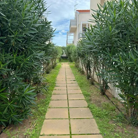 דירה Borgo Degli Ulivi איזולה רוסה